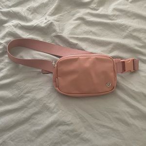 Lululemon Everywhere Belt Bag